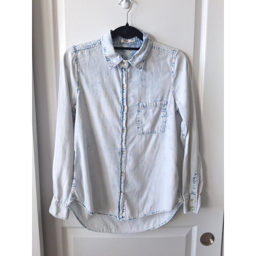 Silver Jeans Co Women Small Petite Acid Wash Chambray Button Up‎ Coastal 90's